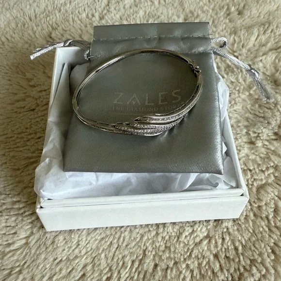 Elegant Silver 1 CT Bangle Bracelet - Picture 2 of 6